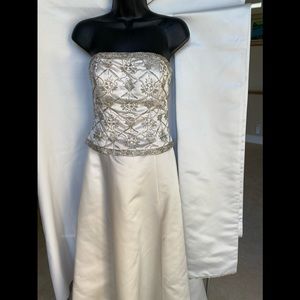 Embellished dress (silver white)